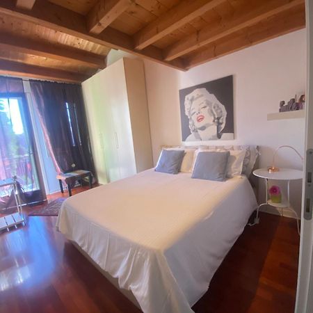 Casa Vacanze Chez La Reine - Holiday Home 비첸차 외부 사진