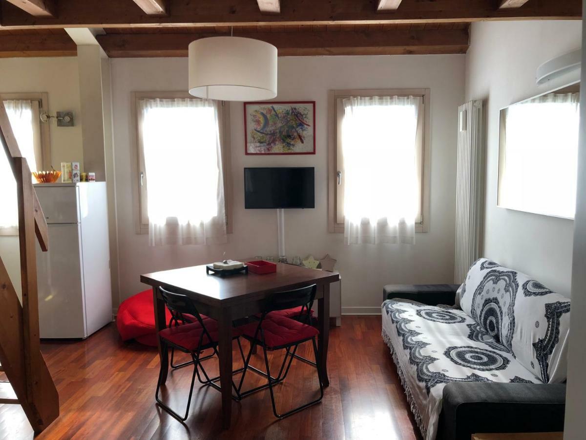 Casa Vacanze Chez La Reine - Holiday Home 비첸차 외부 사진
